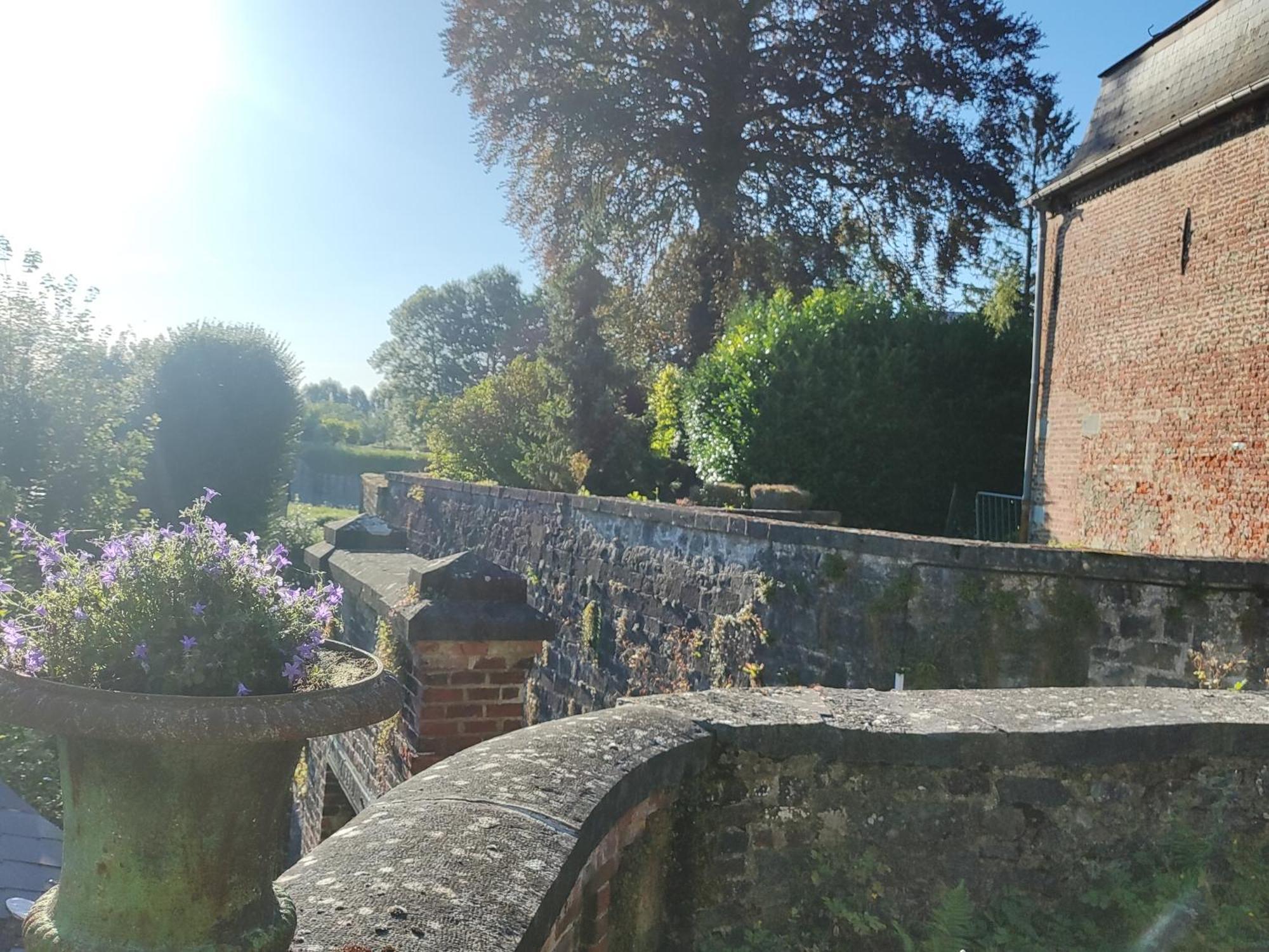 Bed and Breakfast Le Relais Napoleon Avesnes-sur-Helpe Exterior foto